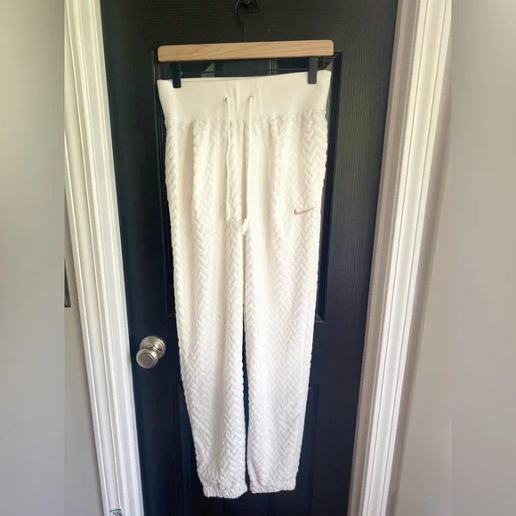 Nike Everyday Modern Joggers Textured White Gold Emblem-Size S - Picture 2 of 7